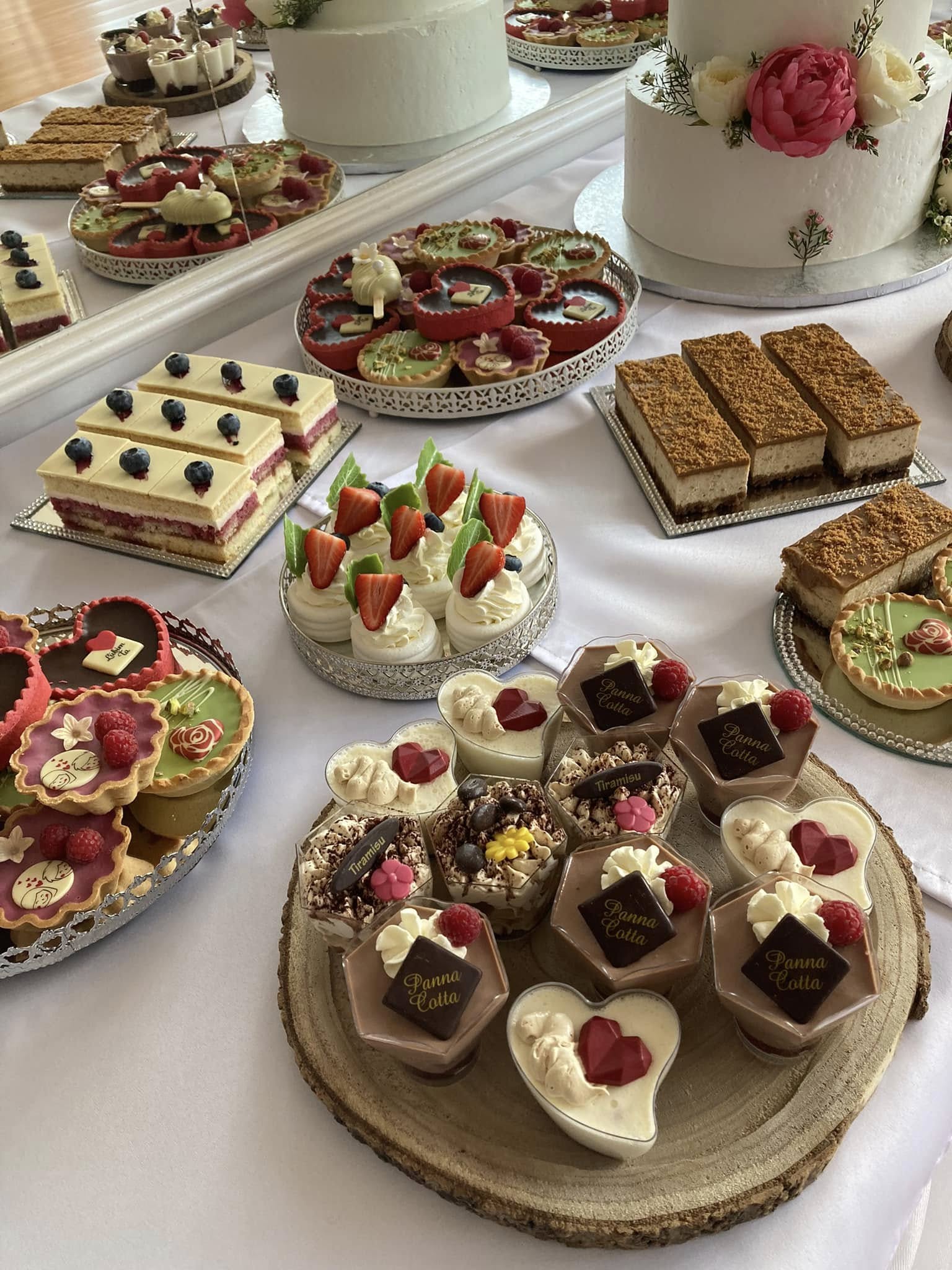 Candy bar s ovocnými pohármi
